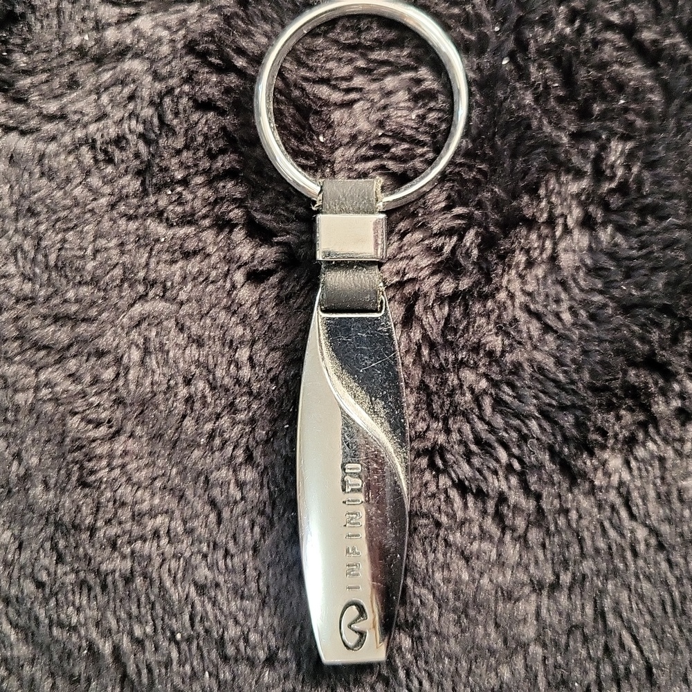 Infiniti Key & Fob Keeper
